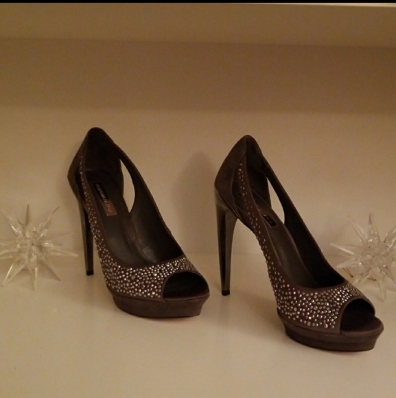 BCBGMAXAZRIA Gray Metallic Studded Dester Stilettos Heels - Picture 5 of 10
